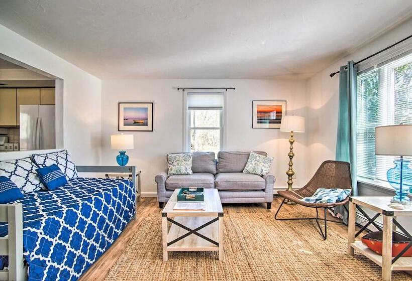 Updated Yarmouth Escape Near Swan Pond + Beaches!