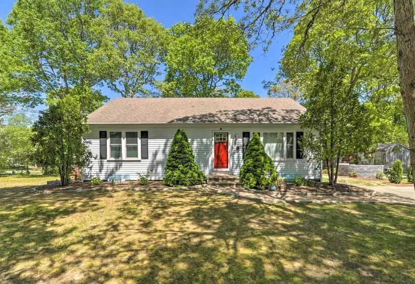 Updated Yarmouth Escape Near Swan Pond + Beaches!