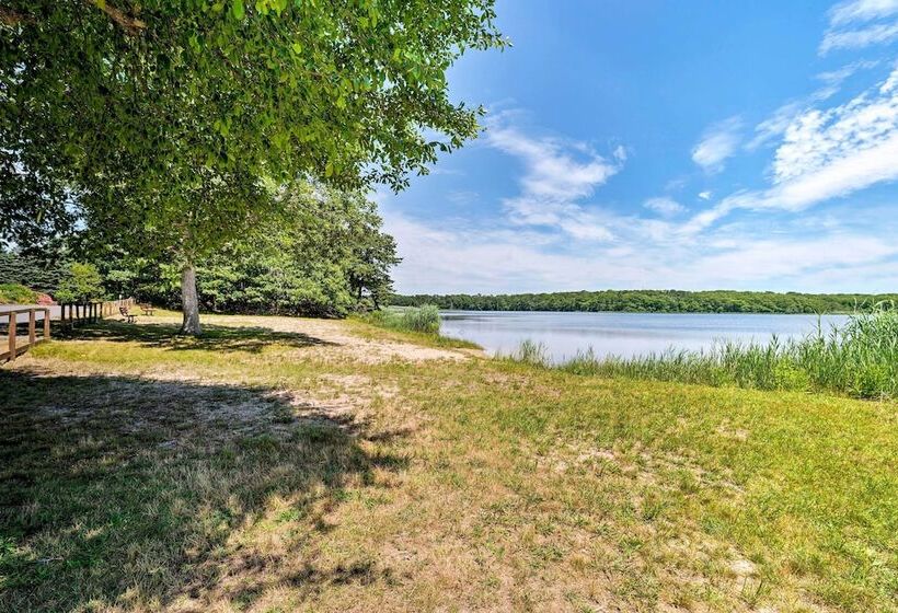 Updated Yarmouth Escape Near Swan Pond + Beaches!