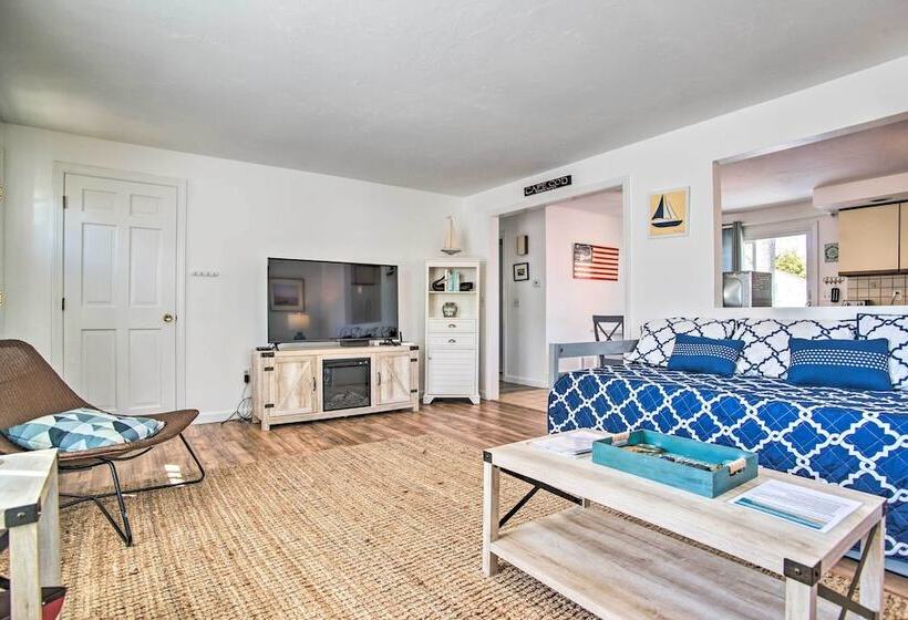 Updated Yarmouth Escape Near Swan Pond + Beaches!