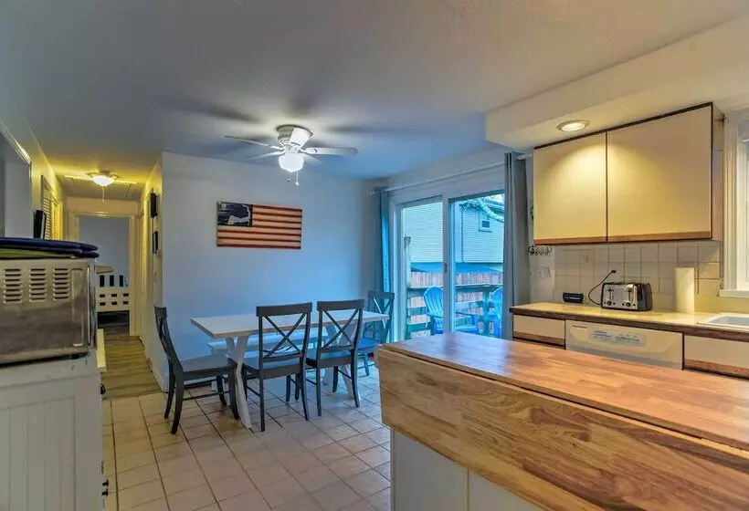 Updated Yarmouth Escape Near Swan Pond + Beaches!