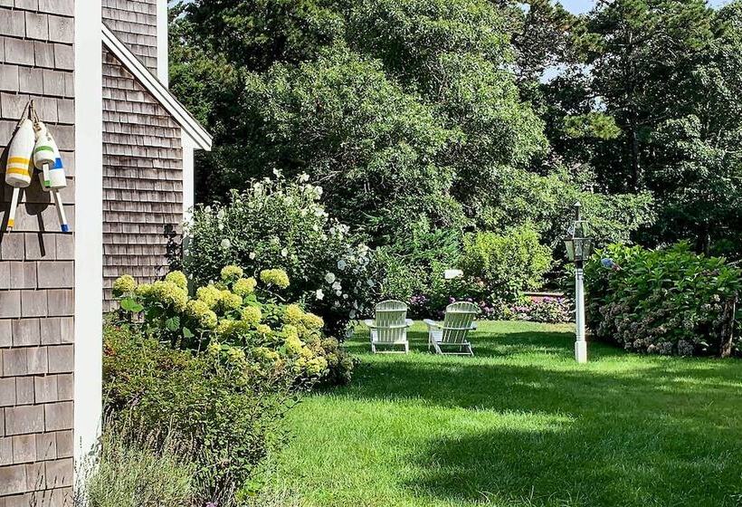 Upscale Orleans Home W/ Deck, 1 Mi To Nauset Beach