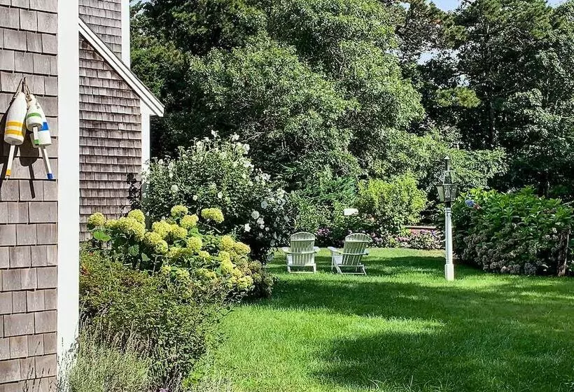 Upscale Orleans Home W/ Deck, 1 Mi To Nauset Beach