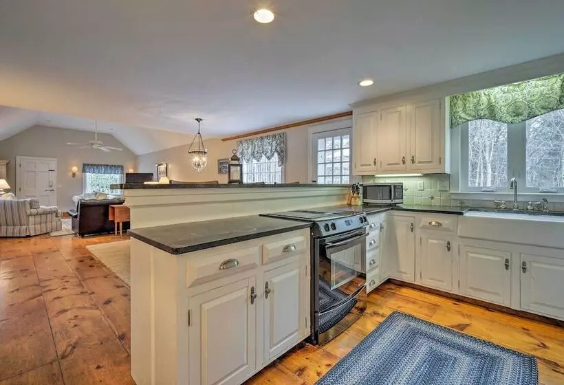 Upscale Orleans Home W/ Deck, 1 Mi To Nauset Beach