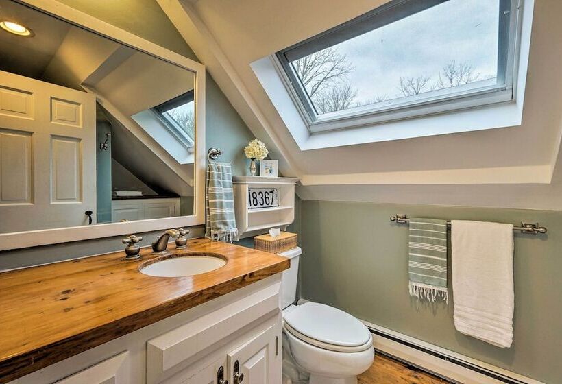 Upscale Orleans Home W/ Deck, 1 Mi To Nauset Beach