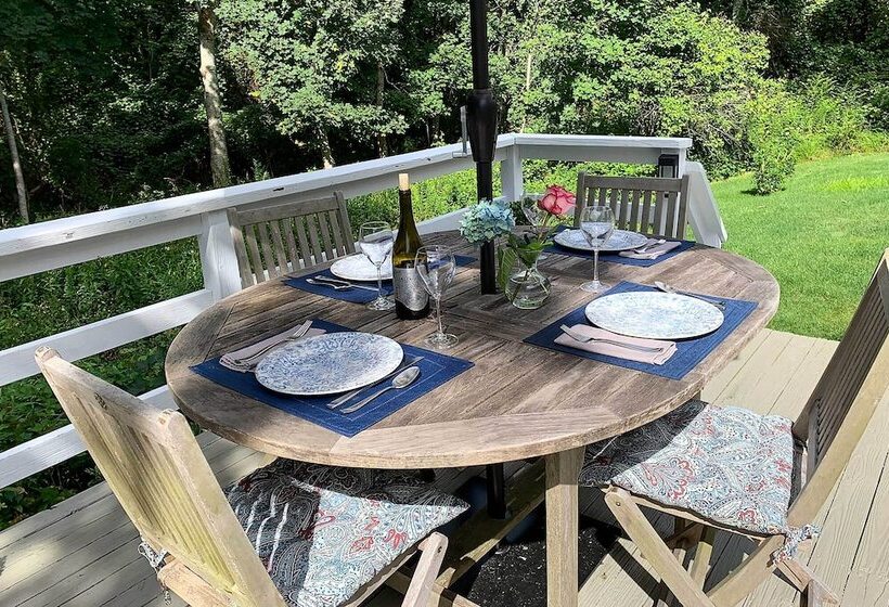 Upscale Orleans Home W/ Deck, 1 Mi To Nauset Beach