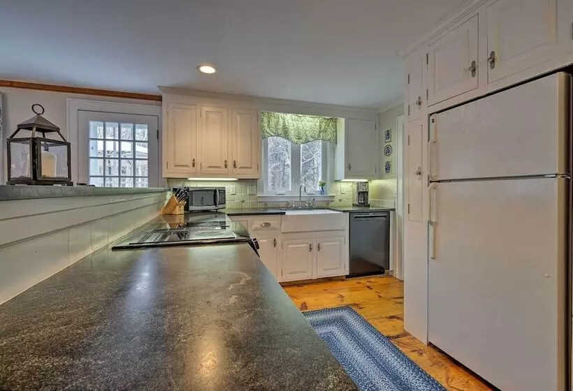 Upscale Orleans Home W/ Deck, 1 Mi To Nauset Beach