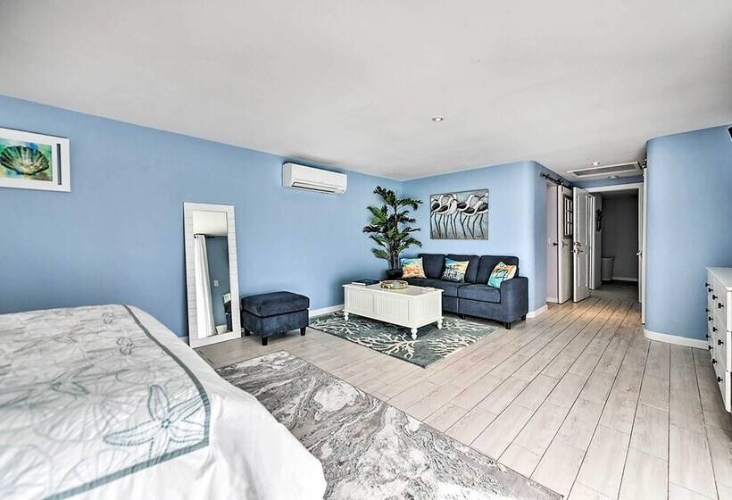 Waterfront Bradenton Home: Heated Pool & Fire Pit