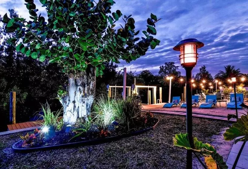 Waterfront Bradenton Home: Heated Pool & Fire Pit