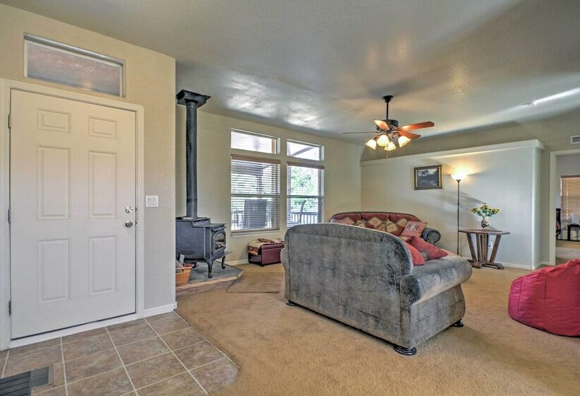 Beautiful Kanab Home W/ Yard Walk To Restaurants