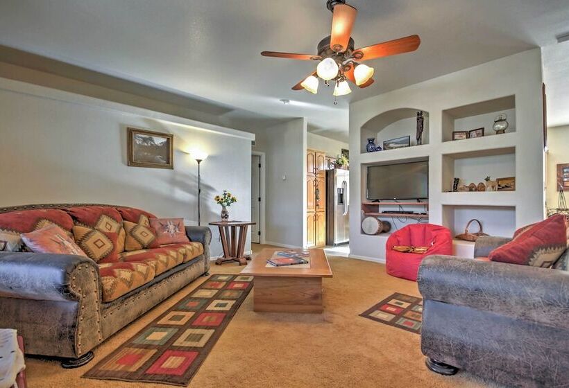 Beautiful Kanab Home W/ Yard Walk To Restaurants