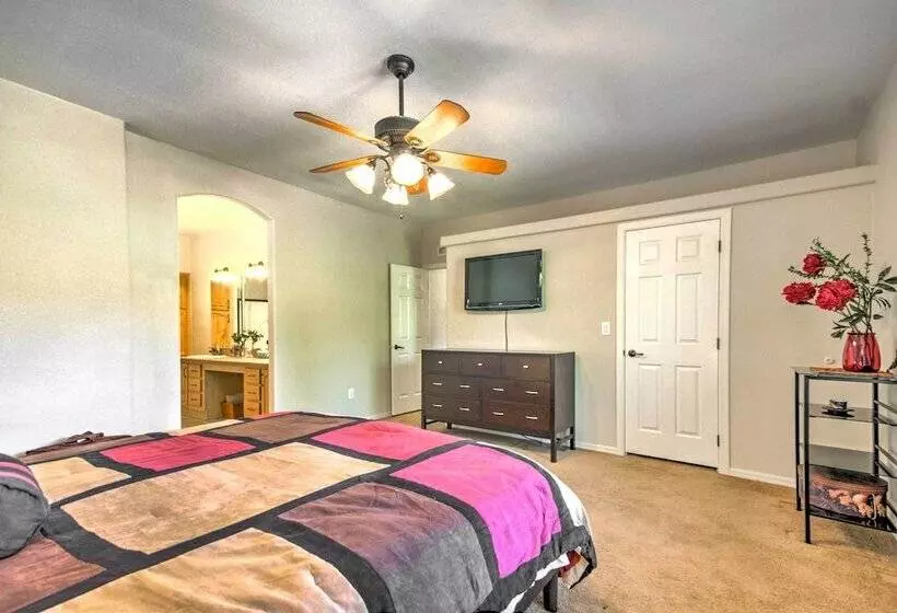 Beautiful Kanab Home W/ Yard   Walk To Restaurants