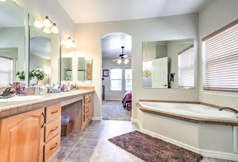 Beautiful Kanab Home W/ Yard   Walk To Restaurants