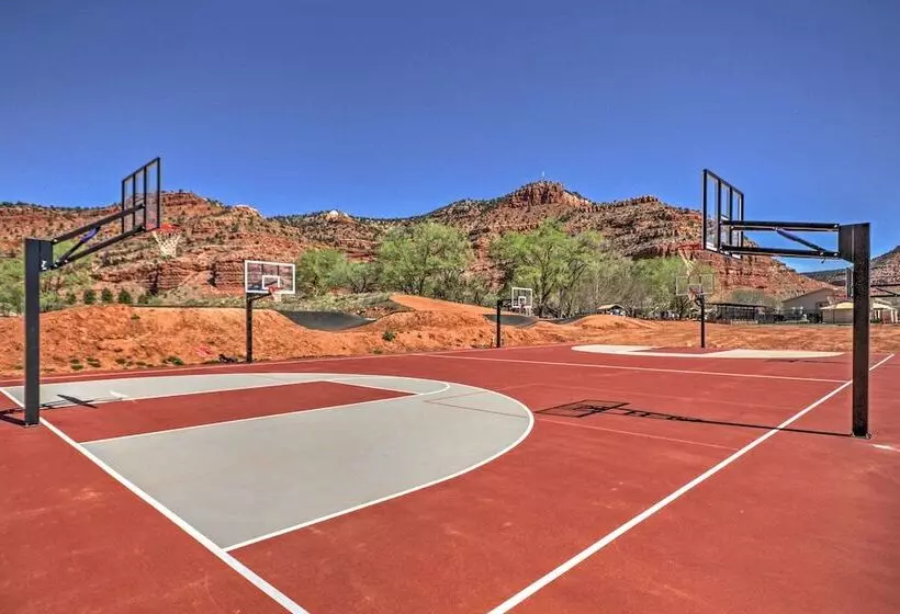 Beautiful Kanab Home W/ Yard   Walk To Restaurants