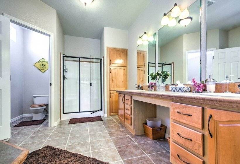 Beautiful Kanab Home W/ Yard Walk To Restaurants