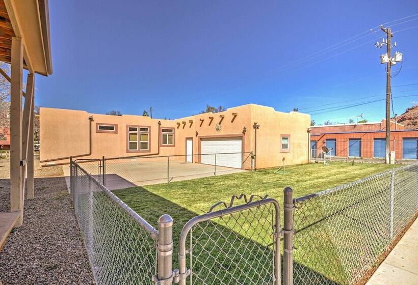 Beautiful Kanab Home W/ Yard Walk To Restaurants