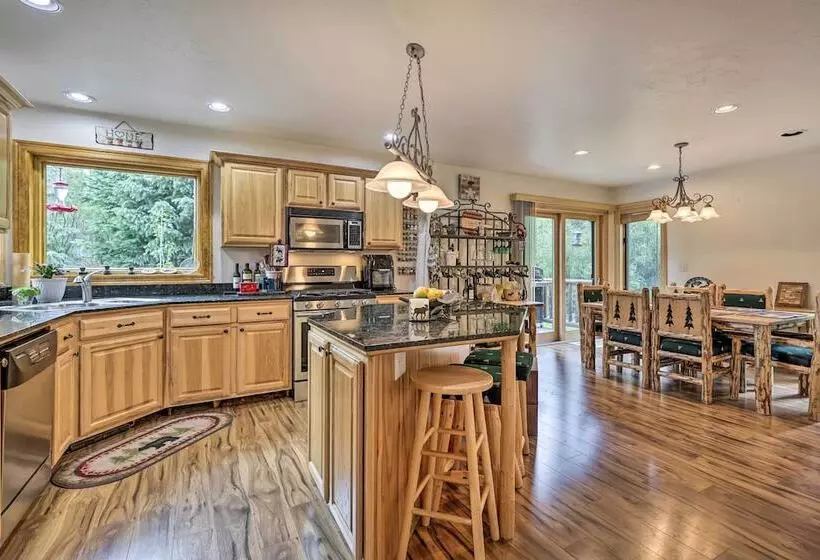 Alpine Escape W/ Mtn Views In Blue River!