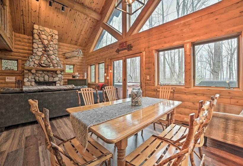 Boyne Mountain Cabin W/ Hot Tub: Near Resort!