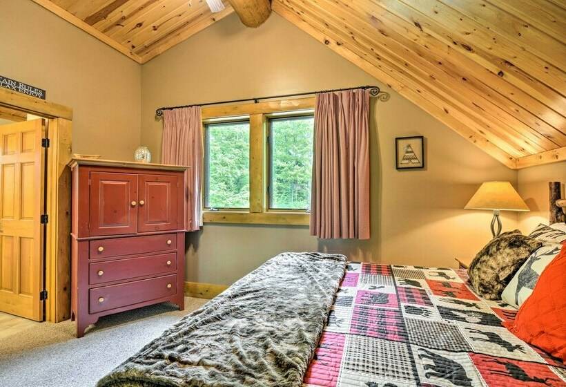 Boyne Mountain Cabin W/ Hot Tub: Near Resort!