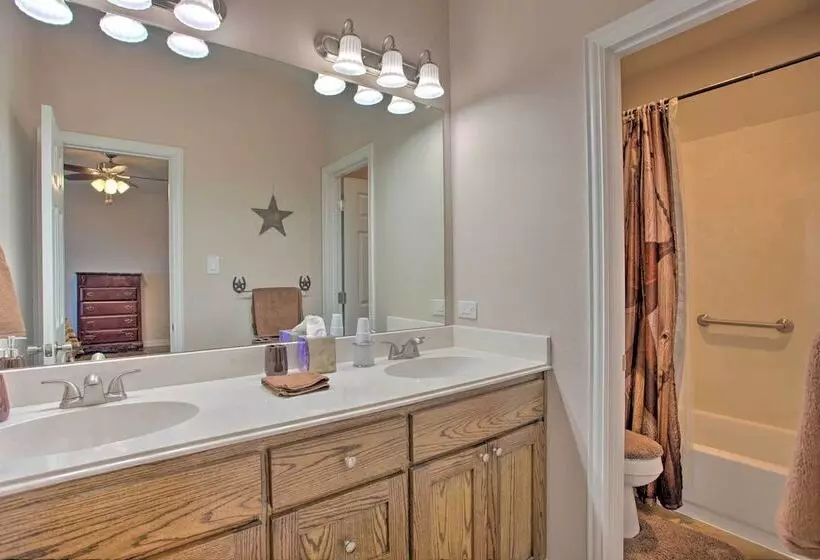 Pet Friendly Anna Ranch On 13 Acres!