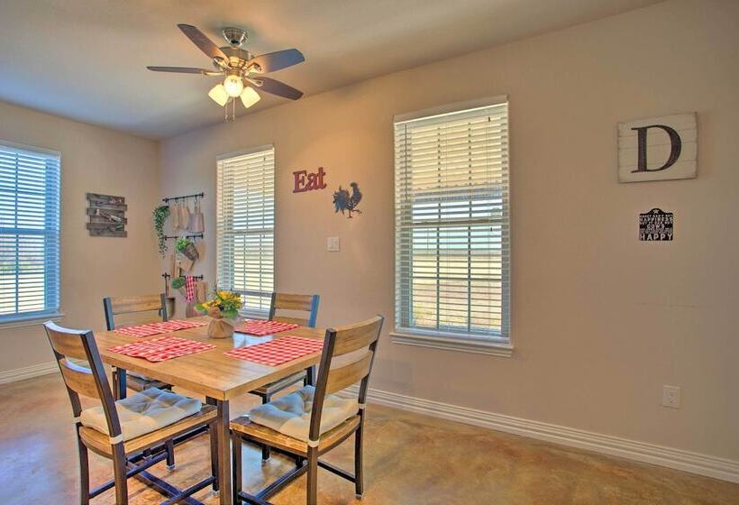 Pet Friendly Anna Ranch On 13 Acres!