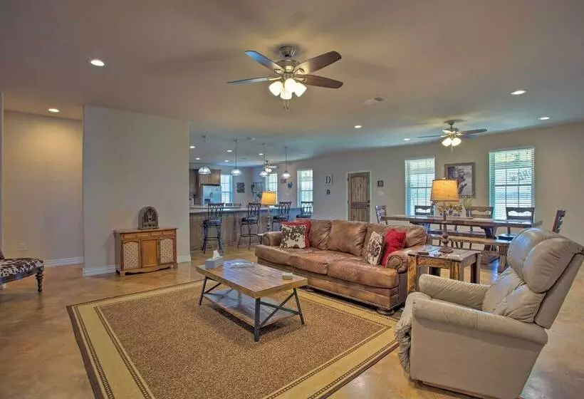 Pet Friendly Anna Ranch On 13 Acres!