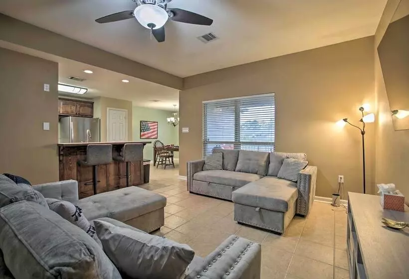 Charming Louisiana Home   21 Mi To Lsu!