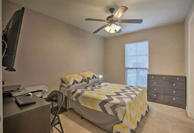 Charming Louisiana Home   21 Mi To Lsu!