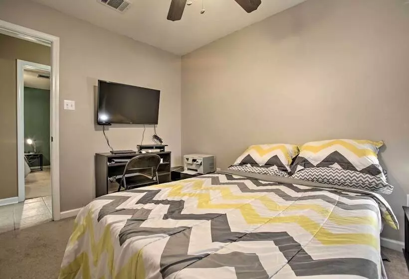 Charming Louisiana Home   21 Mi To Lsu!