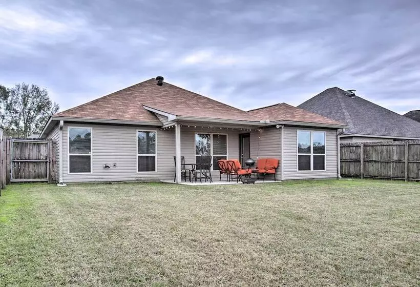 Charming Louisiana Home   21 Mi To Lsu!