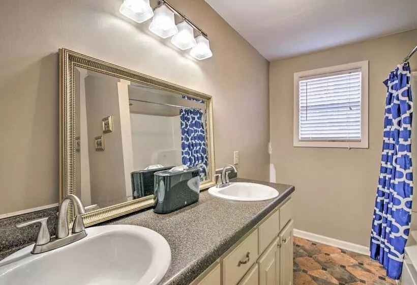 Charming Oxford Home ~ 7 Mi To Ole Miss!