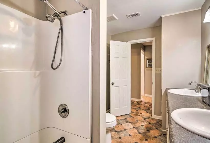 Charming Oxford Home ~ 7 Mi To Ole Miss!