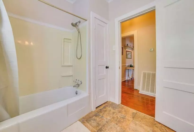 Classic Stewart Home ~ 2 Mi To Boat Launch!