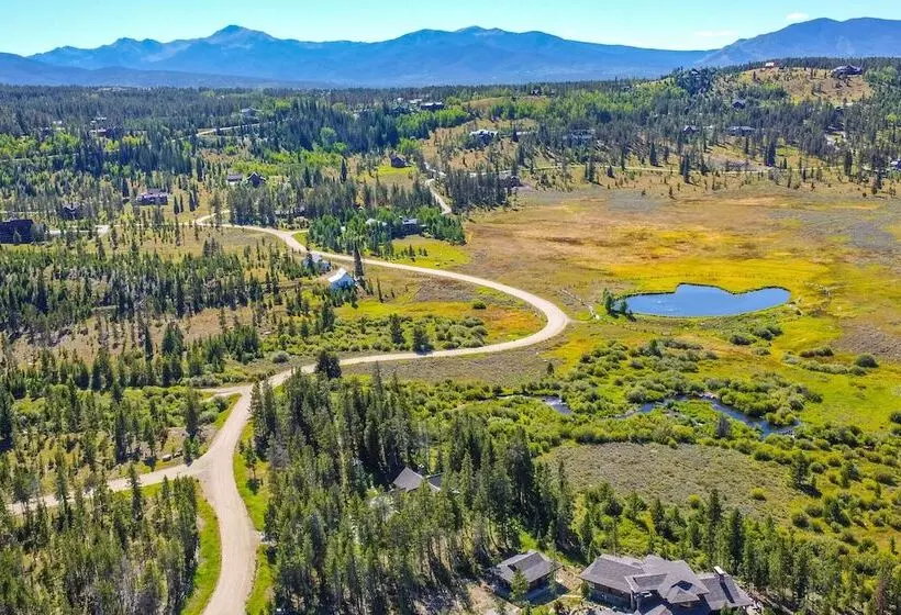 Cozy Fraser Cabin W/ Views & Moose Sightings!