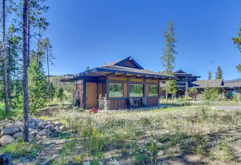 Cozy Fraser Cabin W/ Views & Moose Sightings!