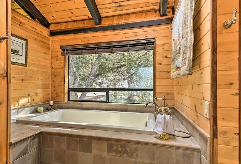 Cozy  Grand Woodland  Cabin W/ Mountain Views