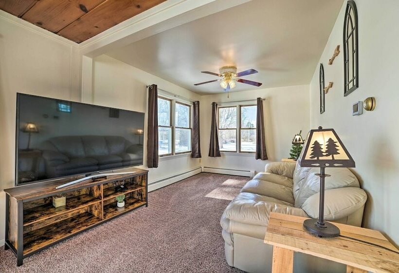 Cozy Tawas City Home W/ Views Of Lake Huron!