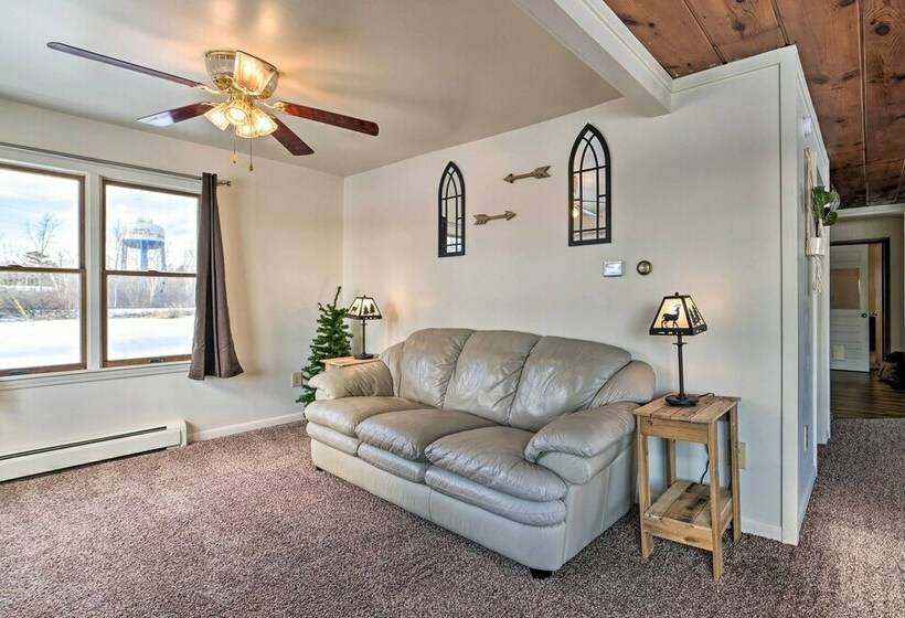 Cozy Tawas City Home W/ Views Of Lake Huron!