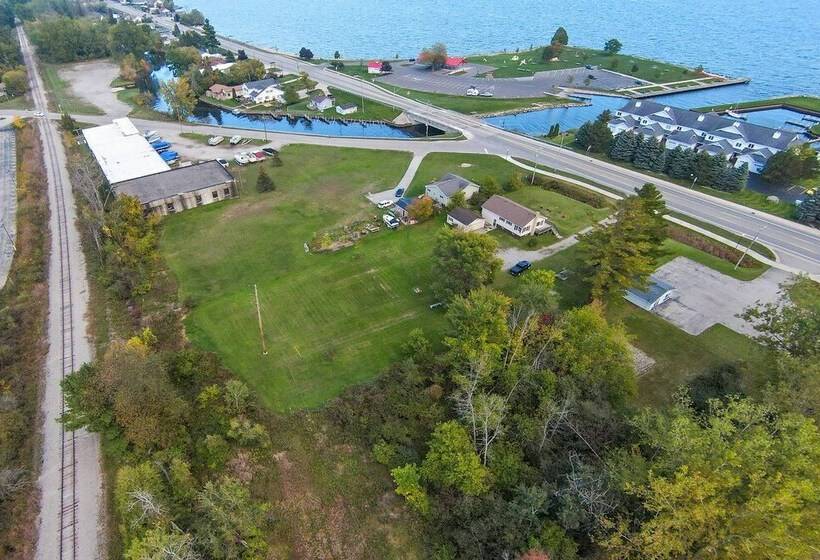 Cozy Tawas City Home W/ Views Of Lake Huron!