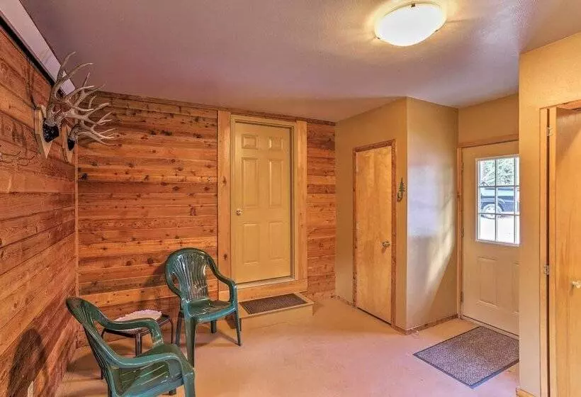 Lead Cabin ~ 9 Mi To Deadwood: Hot Tub + Patio!