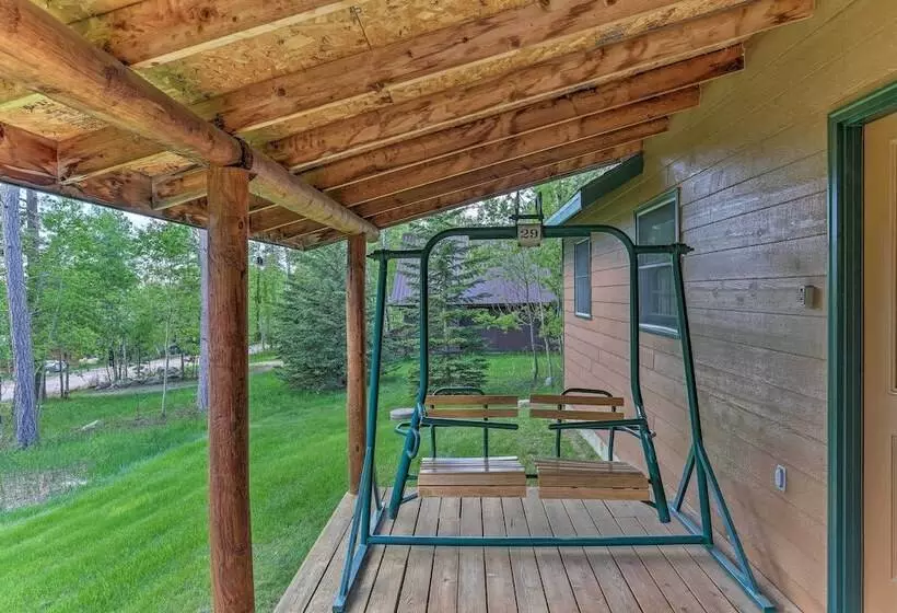 Lead Cabin ~ 9 Mi To Deadwood: Hot Tub + Patio!