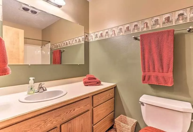 Lead Cabin ~ 9 Mi To Deadwood: Hot Tub + Patio!