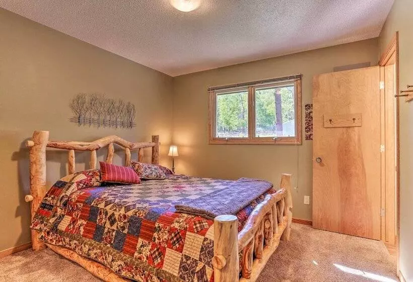 Lead Cabin ~ 9 Mi To Deadwood: Hot Tub + Patio!