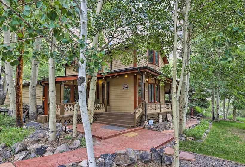 Family Home In Georgetown: Walk To Town & Railroad