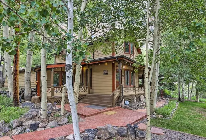 Family Home In Georgetown: Walk To Town & Railroad