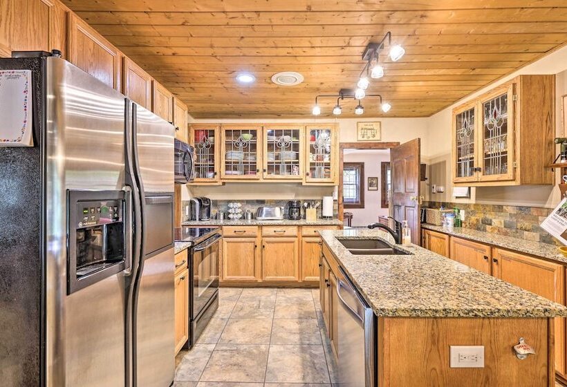 Family Home In Georgetown: Walk To Town & Railroad