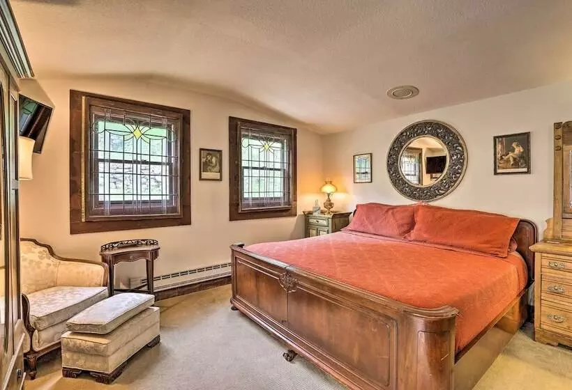 Family Home In Georgetown: Walk To Town & Railroad