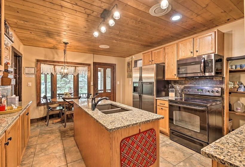 Family Home In Georgetown: Walk To Town & Railroad