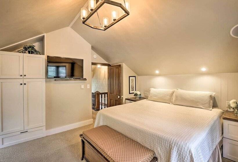 Family Home In Georgetown: Walk To Town & Railroad