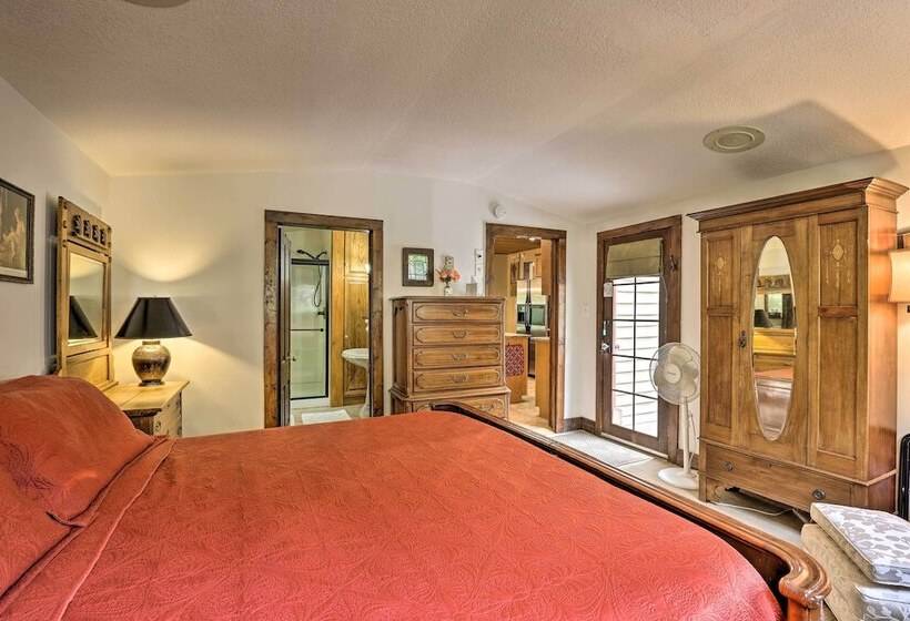 Family Home In Georgetown: Walk To Town & Railroad